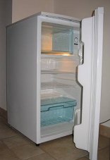 Il frigo all'interno del monolocale